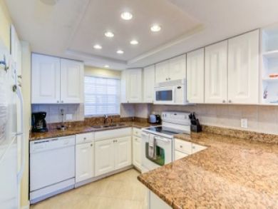 Charming Vacation Rental on Siesta Key. Call today.